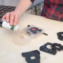 Manual Cell-Tray Seeder -Veggie Patch 8367 05 manual seeder